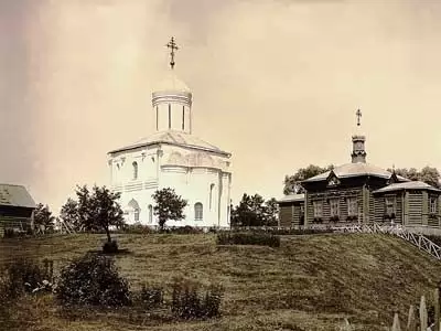 Успенский собор и деревянная церковь Вознесения Господня. 1899