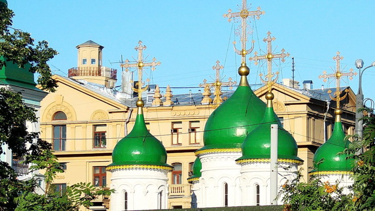 храм троицы живоначальной в листах