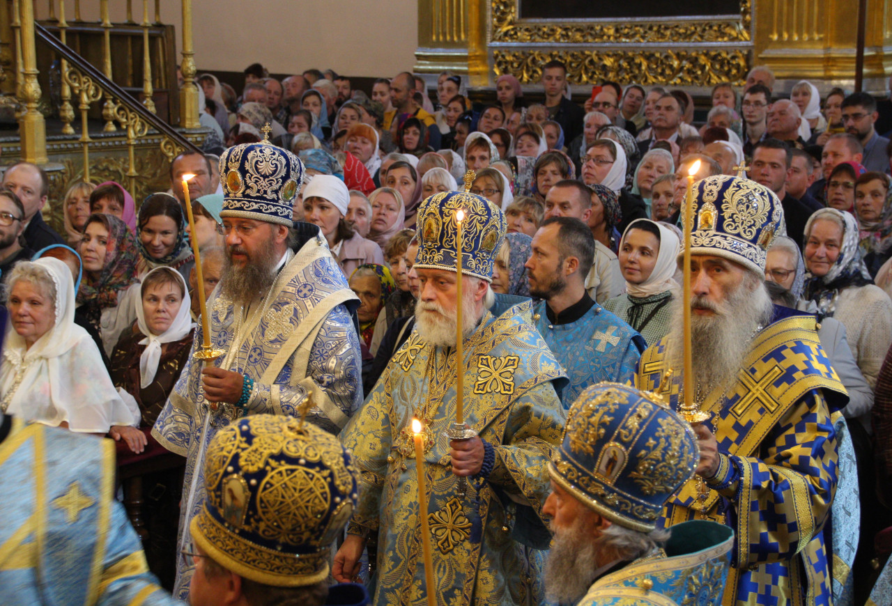 Службы смоленска. Собор Успенский кафедральный духовенство Смоленск. Смоленская епархия официальный сайт. Смоленская митрополия в Ордынке. Смоленская митрополия официальный сайт.