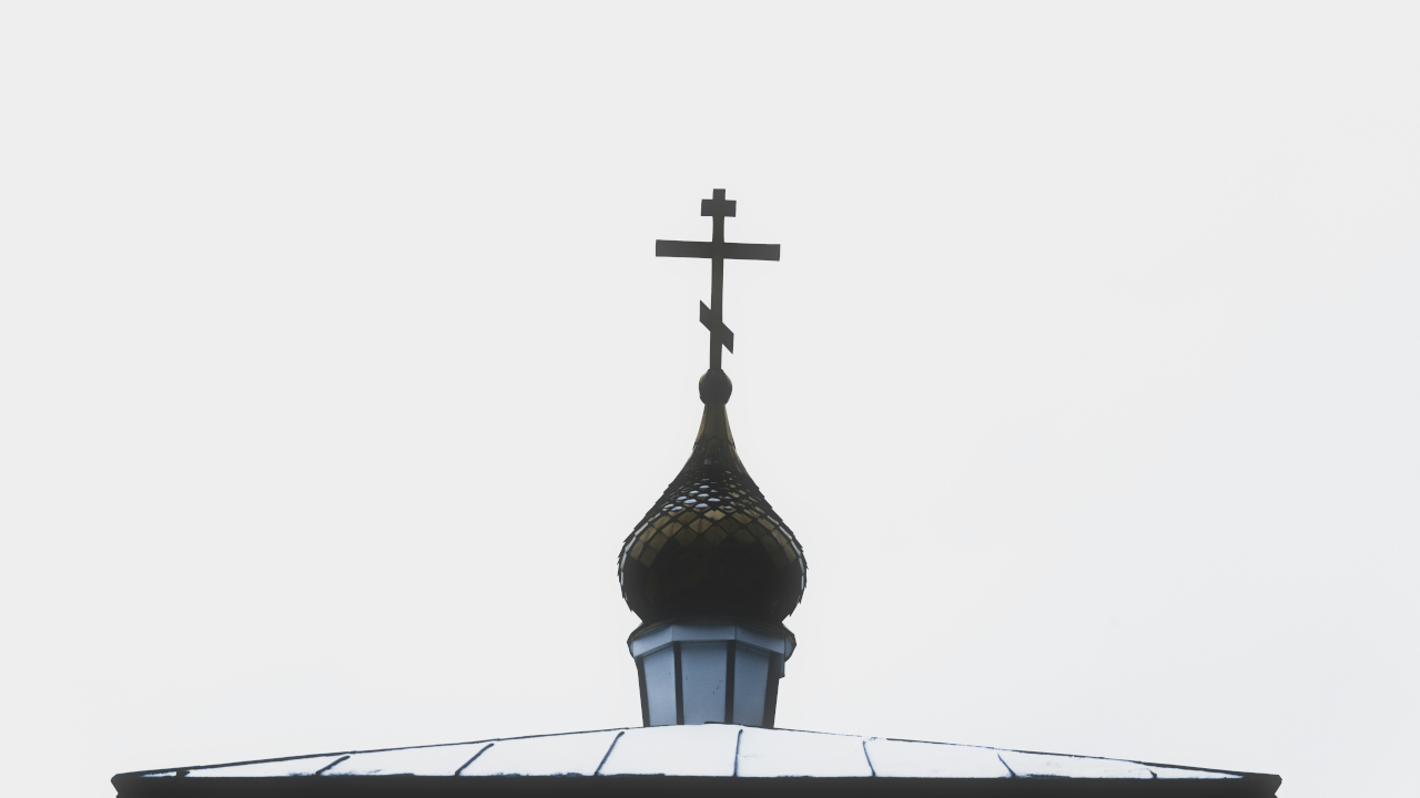 Маковка церкви с крестом