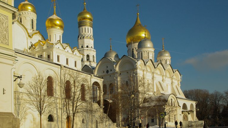 Дурак скажет умный промолчит. Тебя надо научить маме правду говорить. Тебя надо научить маме правду говорить. Счастье это не станция назначения а способ путешествия. Длинные цитаты со смыслом.