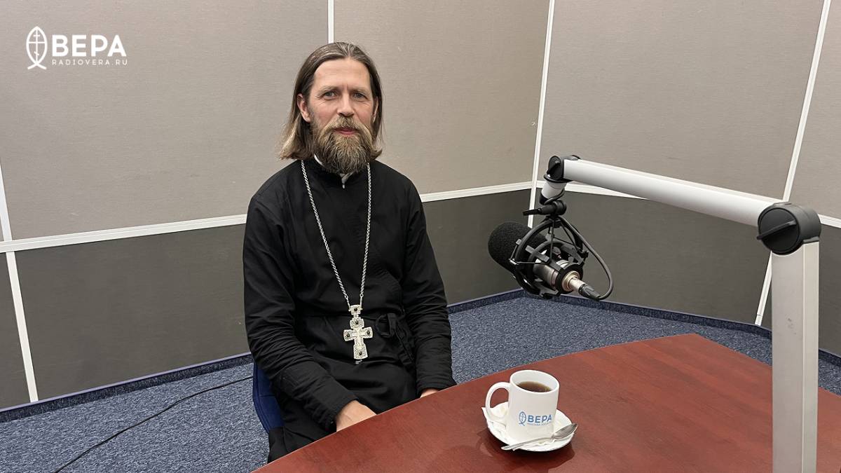 Протоиерей Дионисий Лобов в студии Радио ВЕРА
