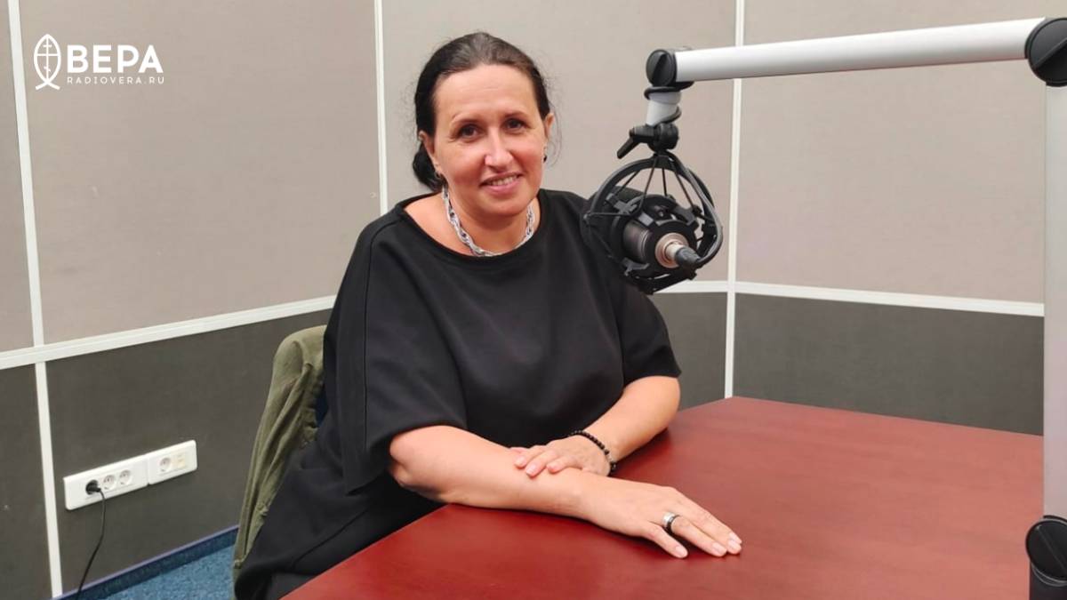 Анна Мугачева в студии Радио ВЕРА