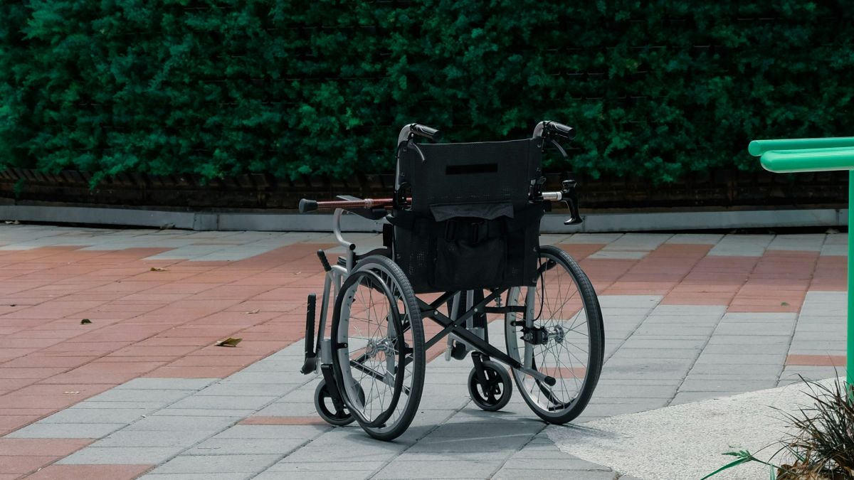 Инвалидное кресло