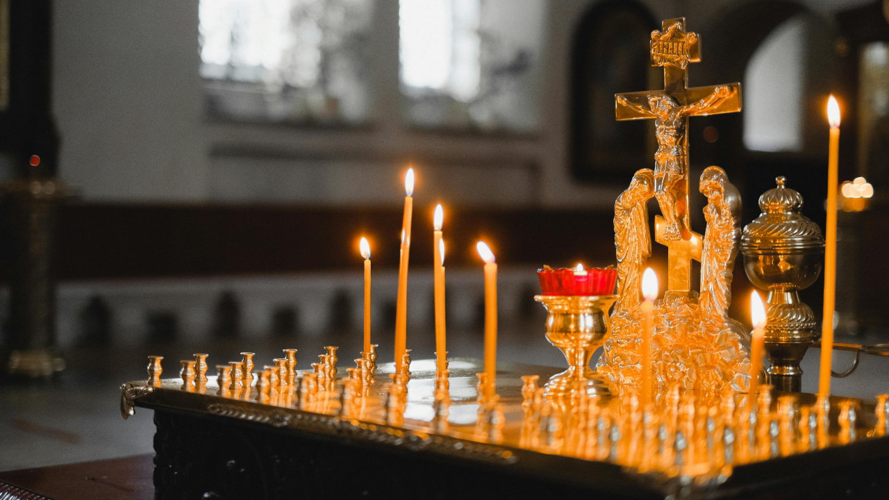 Свечи в церкви