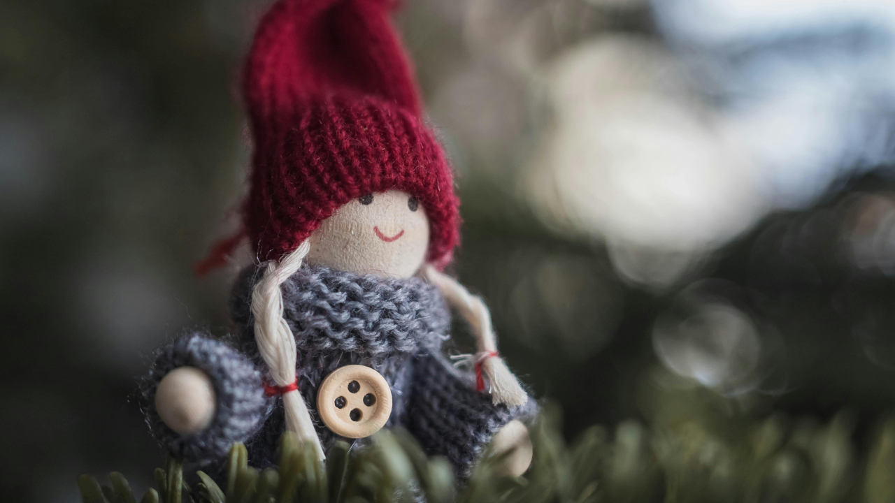 Вязанная кукла ручной работы