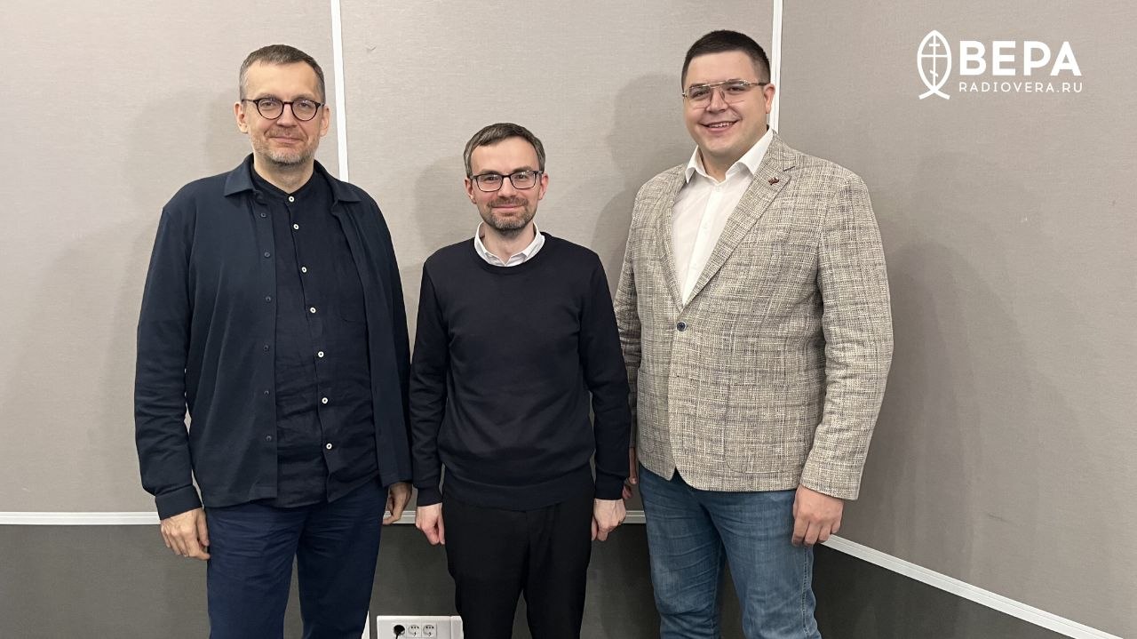 Андрей Ходыков, Валерий Доронкин и Василий Рулинский в студии Радио ВЕРА